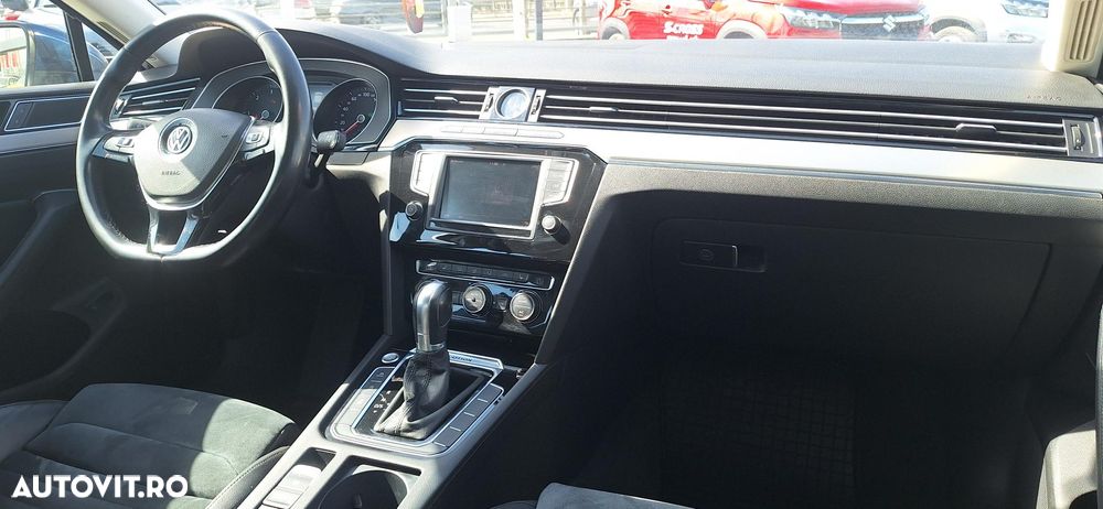 Volkswagen Passat - 12
