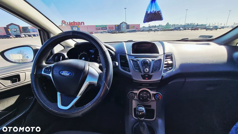 Ford Fiesta - 22