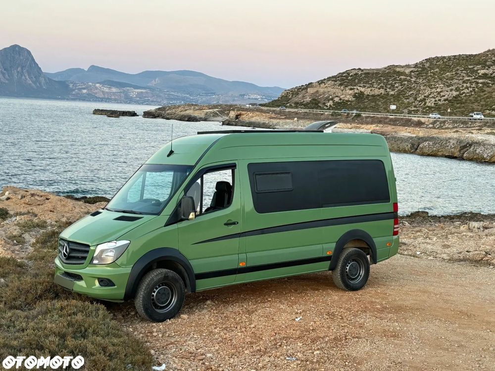 Mercedes-Benz Sprinter - 2