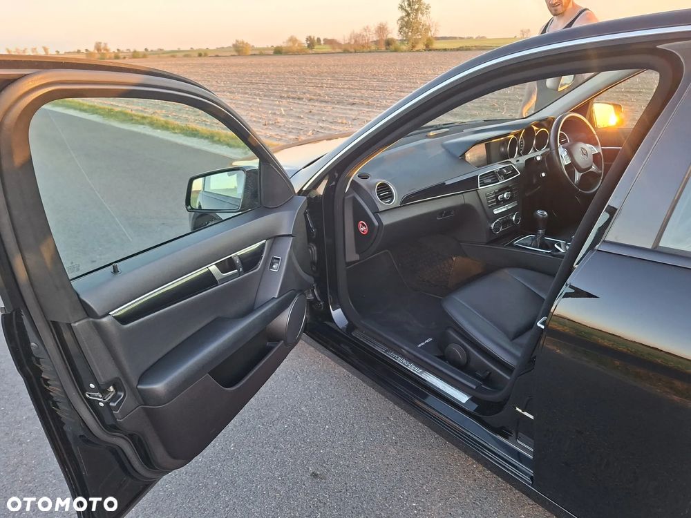 Mercedes-Benz Klasa C 220 CDI DPF (BlueEFFICIENCY) - 14