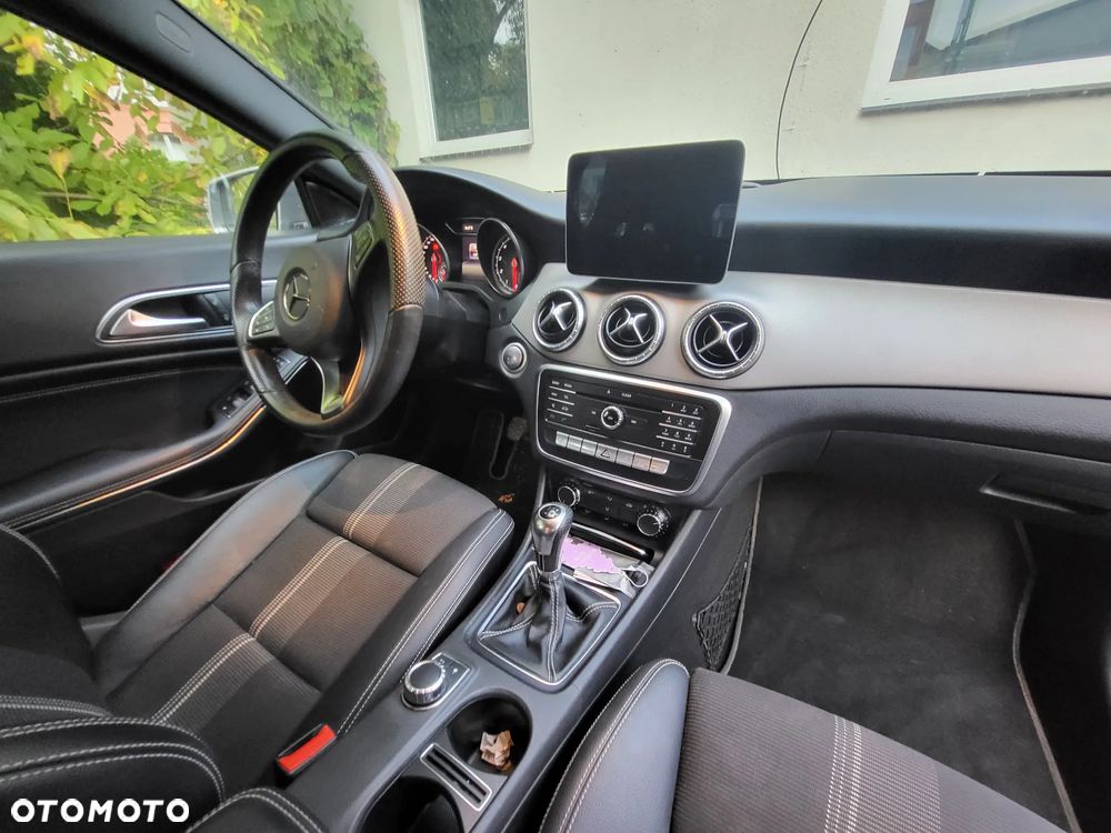 Mercedes-Benz CLA 180 UrbanStyle Edition - 7