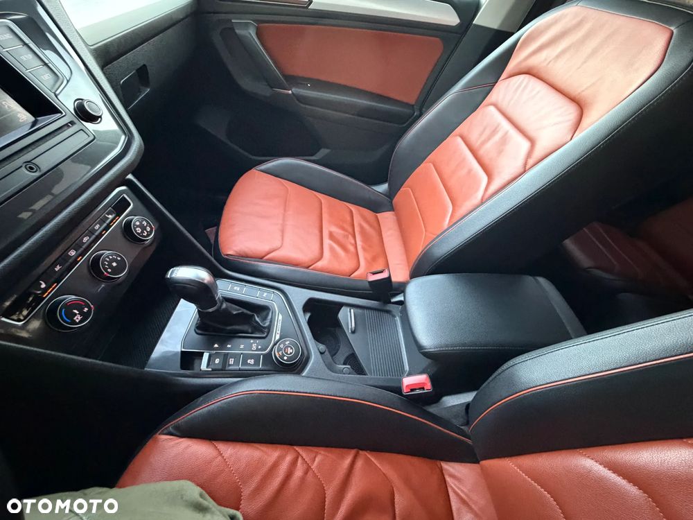 Volkswagen Tiguan 2.0 TDI SCR 4MOTION BlueMotion Technology DSG Lounge Sport & Style - 38