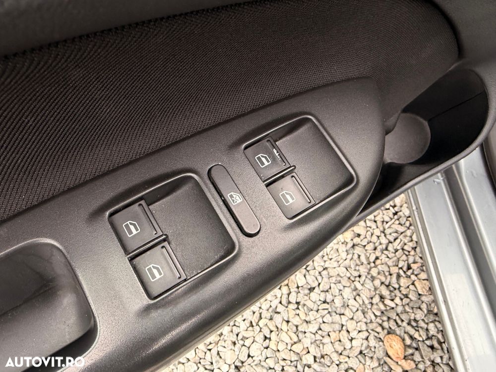 Skoda Octavia 1.6 TDI DPF Elegance - 9