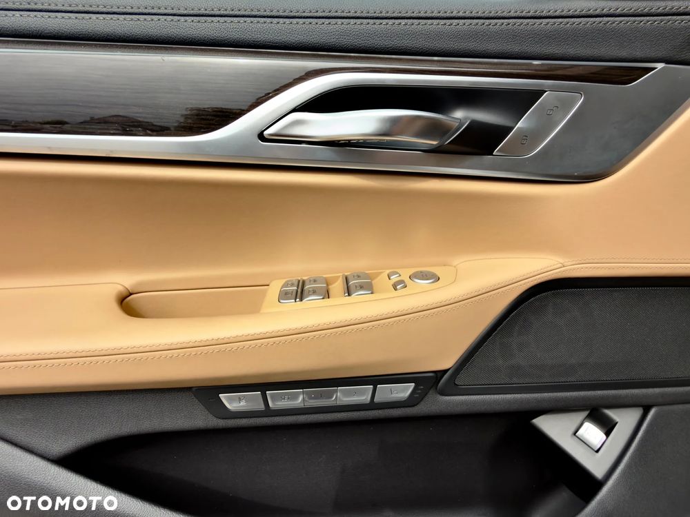 BMW Seria 7 - 22