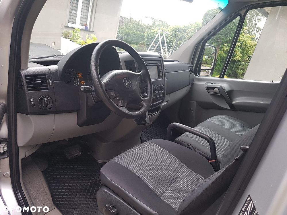 Mercedes-Benz Sprinter - 14