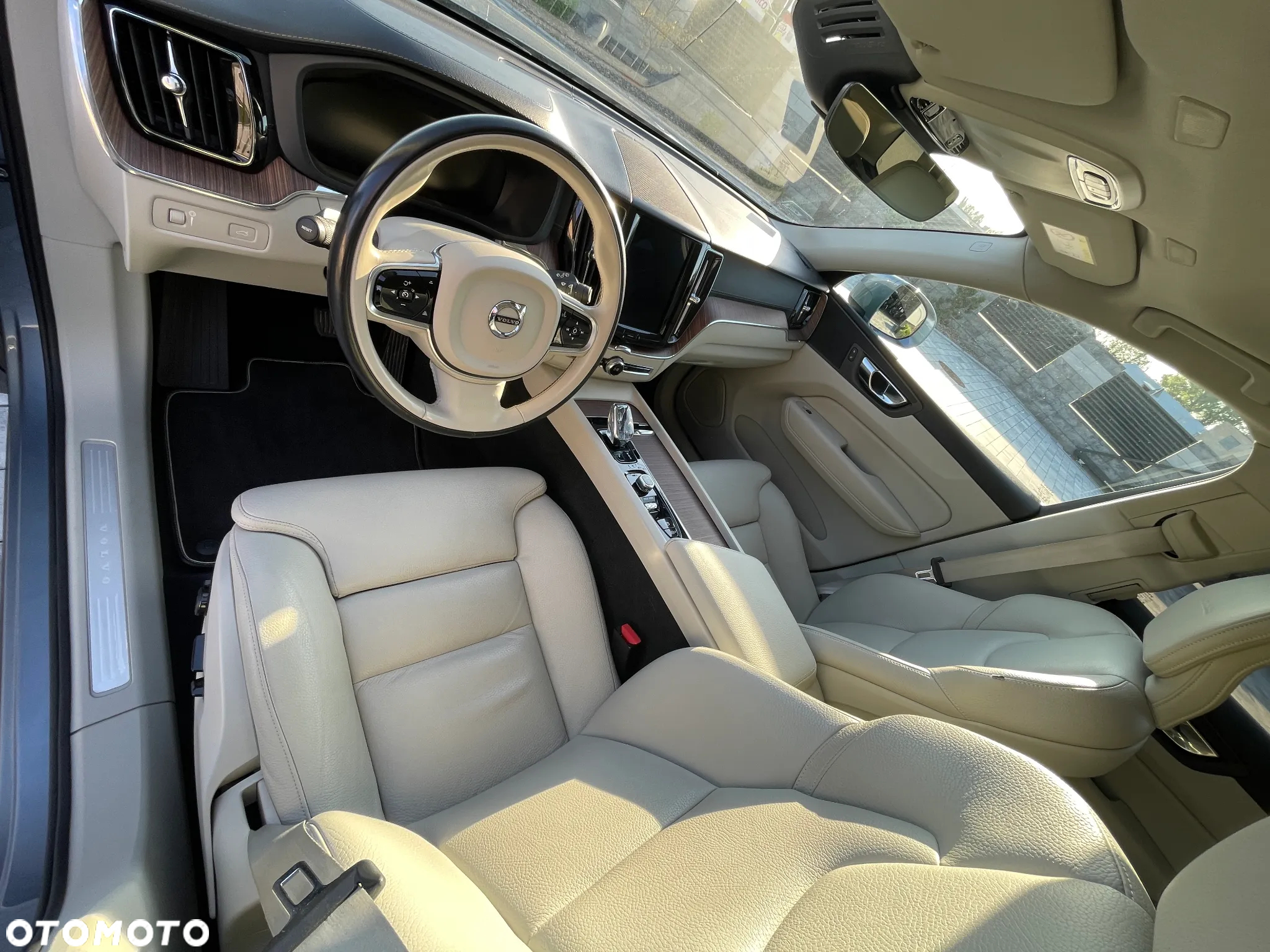 Volvo XC 60 B4 D AWD Inscription - 11