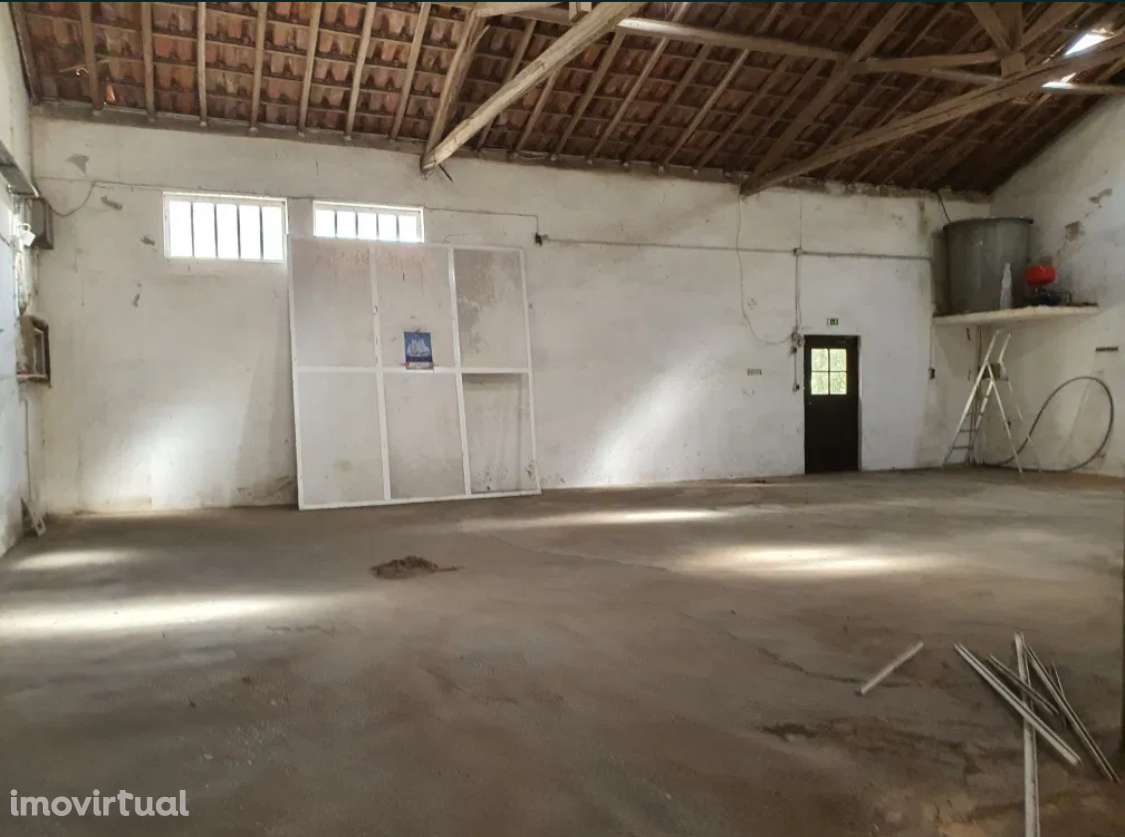 Arrenda-se Armazém 700m2
1.000 €
Negociável - Grande imagem: 4/8