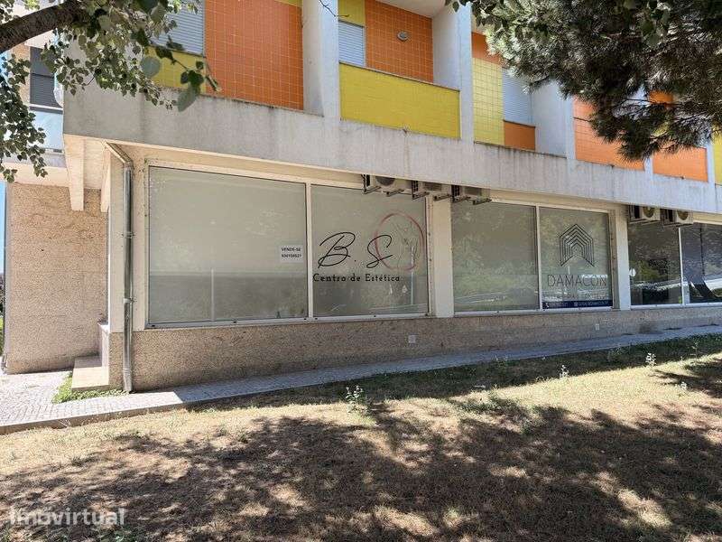 Loja em travassos de baixo junto a N229 - Grande imagem: 2/2