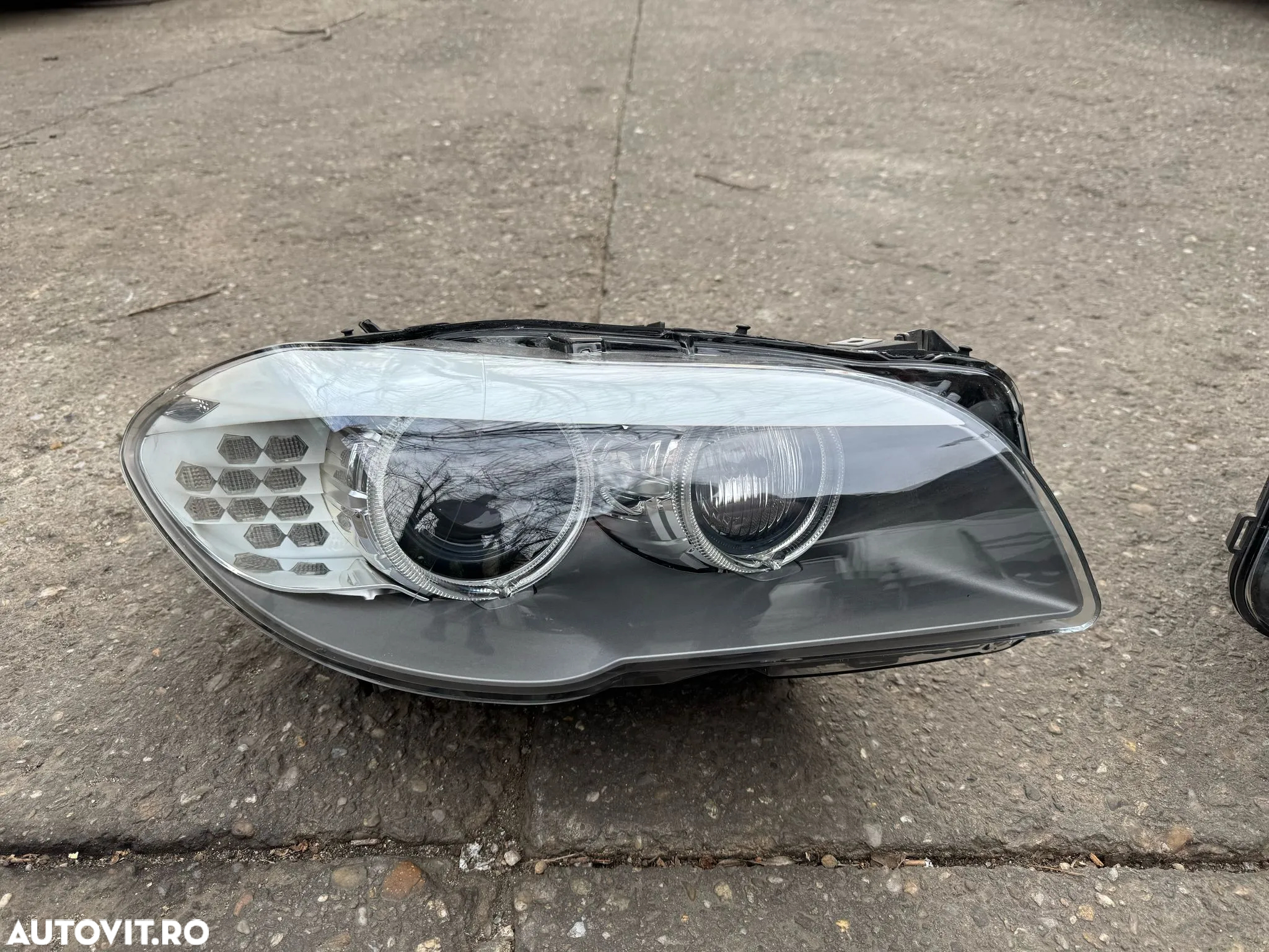Far stanga/Far dreapta Bmw Seria 5 F10/F11 xenon AHL adaptiv Europa faruri - 2