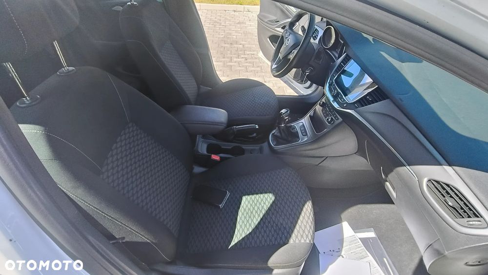 Opel Astra 1.4 T Dynamic - 15