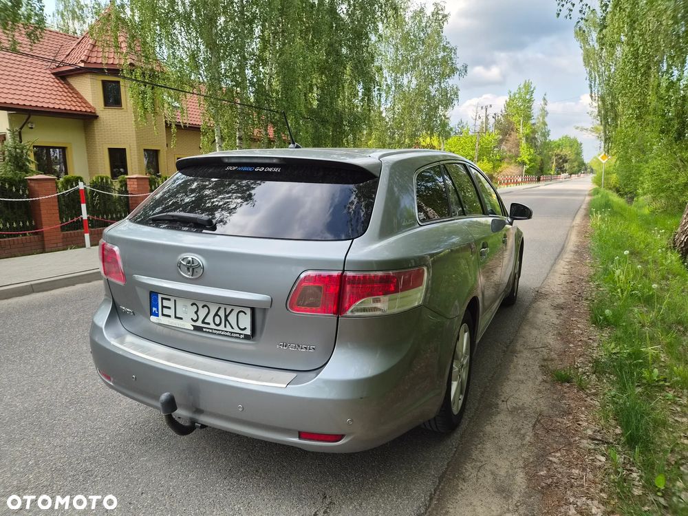Toyota Avensis 2.0 D-4D Luna - 21