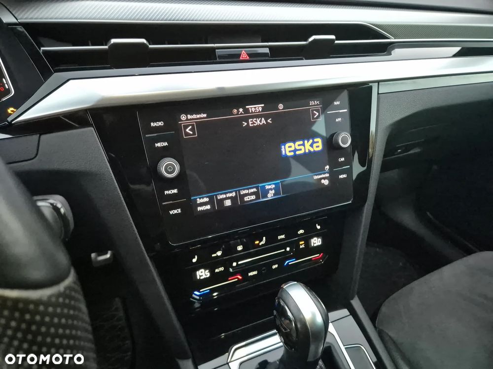 Volkswagen Arteon 2.0 TDI SCR R-Line DSG - 29
