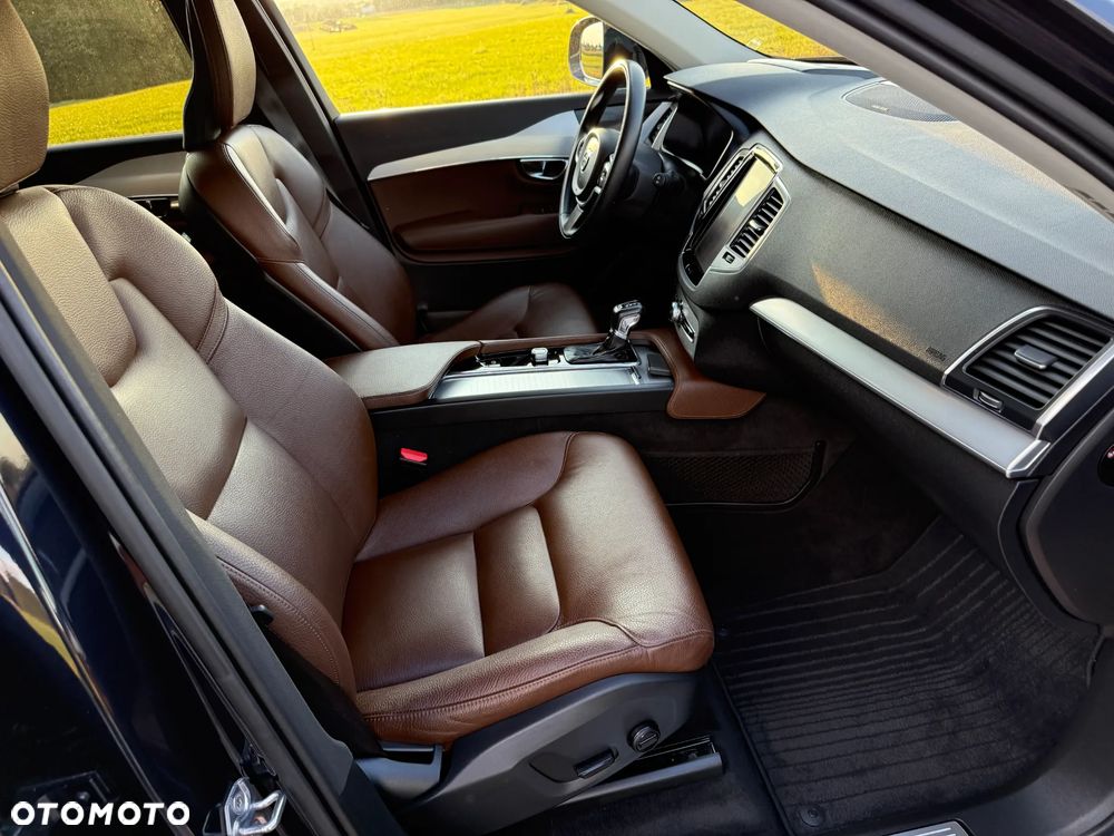 Volvo XC 90 D5 SCR AWD Momentum - 8