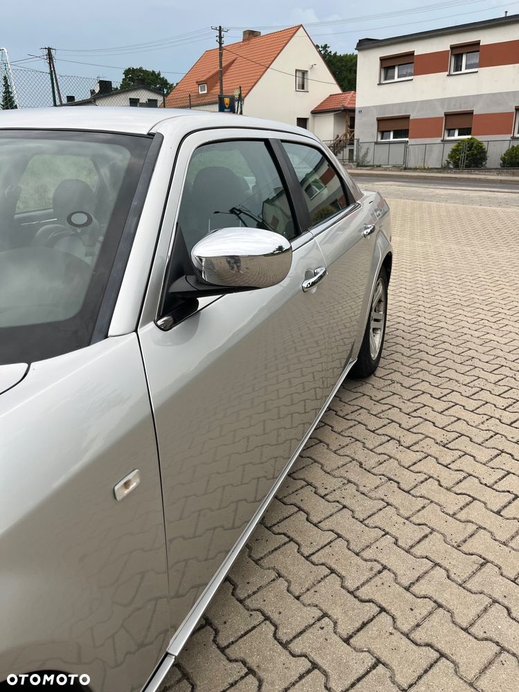 Chrysler 300C - 5