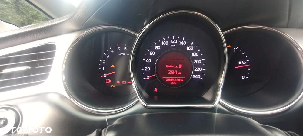 Kia Ceed - 32