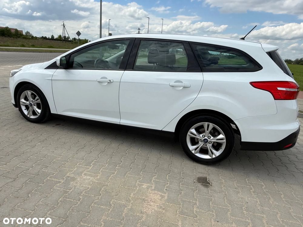 Ford Focus 1.5 TDCi DPF Start-Stopp-System Ambiente - 10