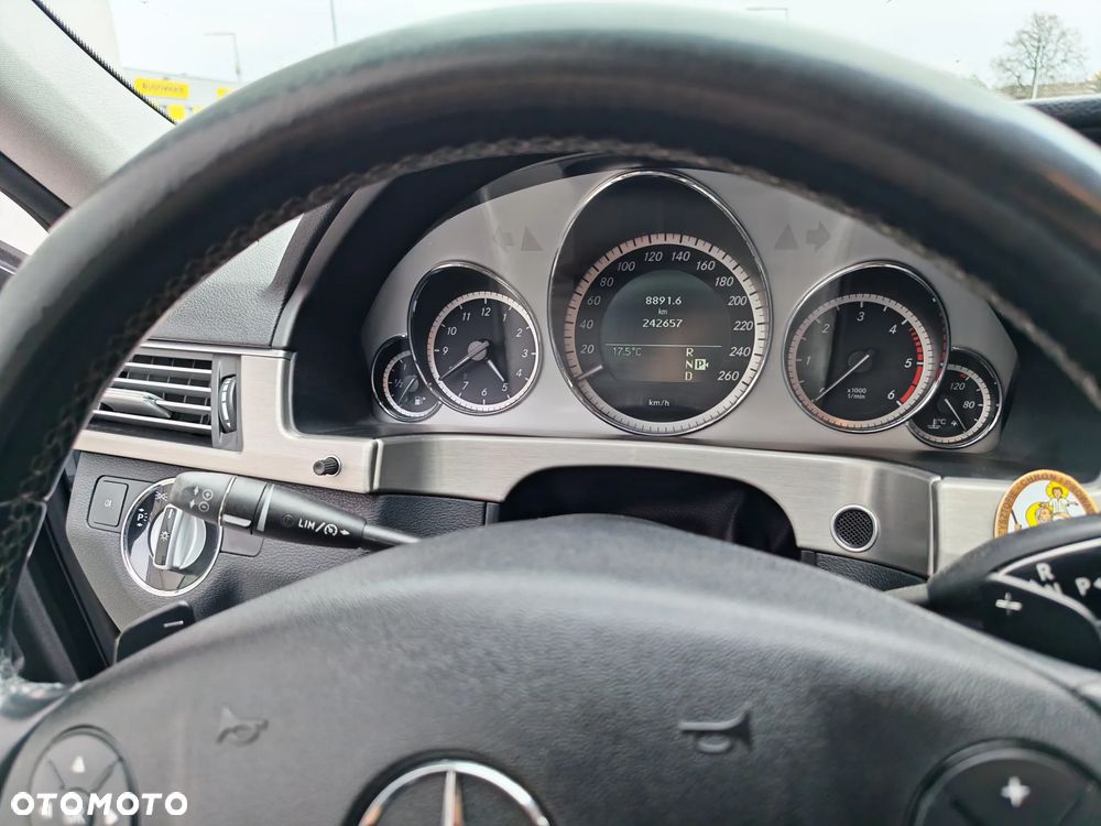 Mercedes-Benz Klasa E 350 CDI DPF BlueEFFICIENCY 7G-TRONIC Avantgarde - 6