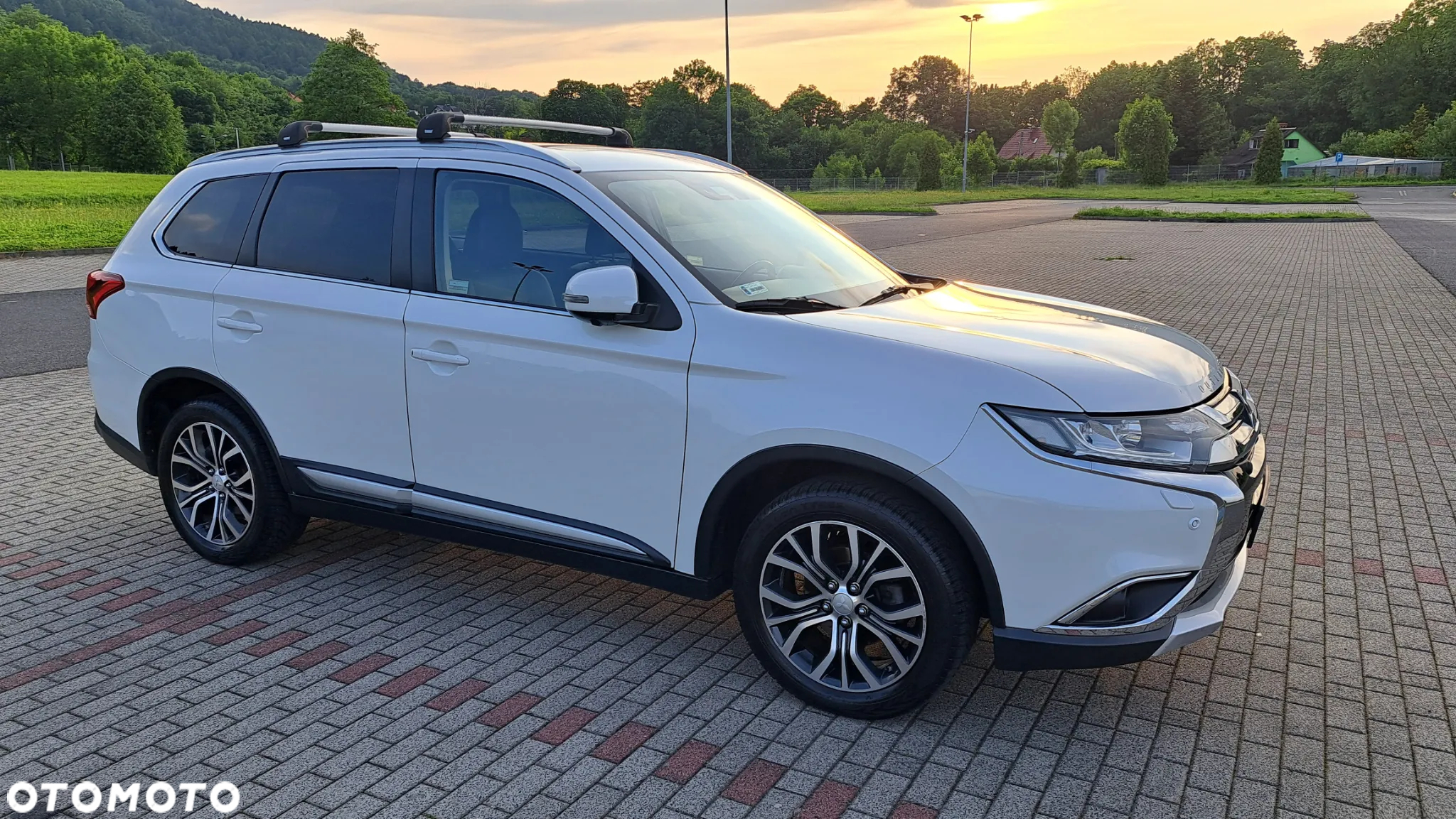 Mitsubishi Outlander 2.0 Instyle Navi 4WD CVT - 8