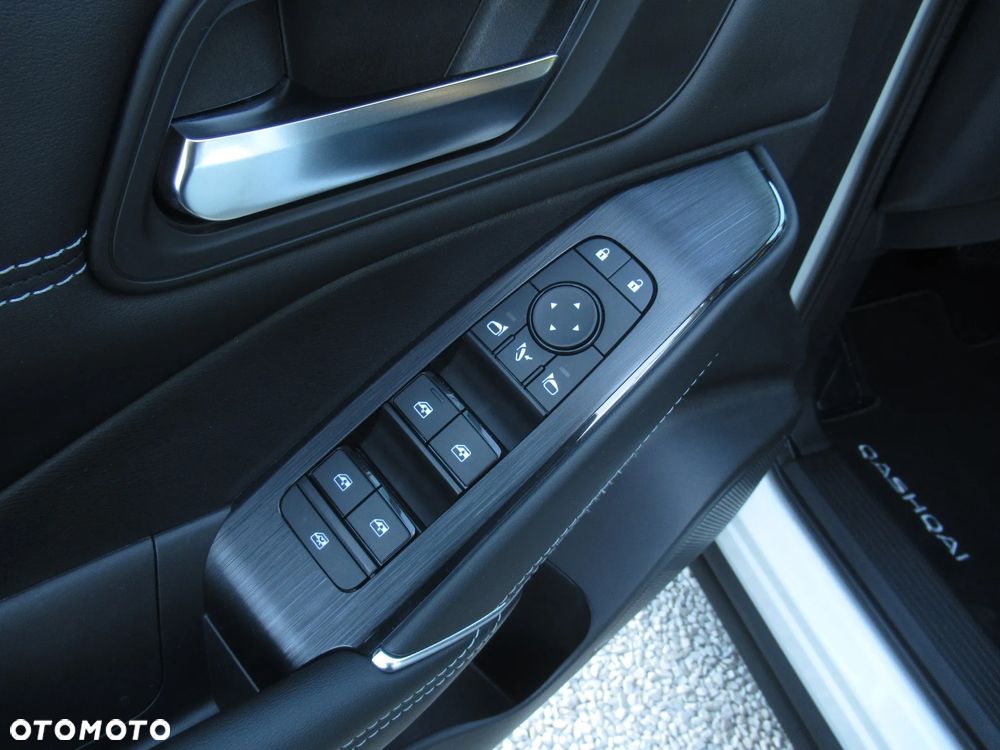 Nissan Qashqai 1.3 DIG-T N-Connecta DCT - 37