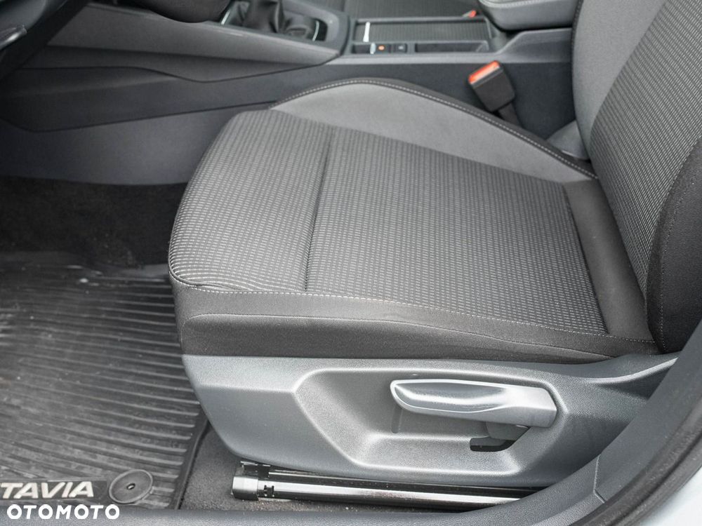 Skoda Octavia 1.5 TSI Ambition - 11