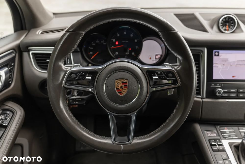 Porsche Macan Standard - 40