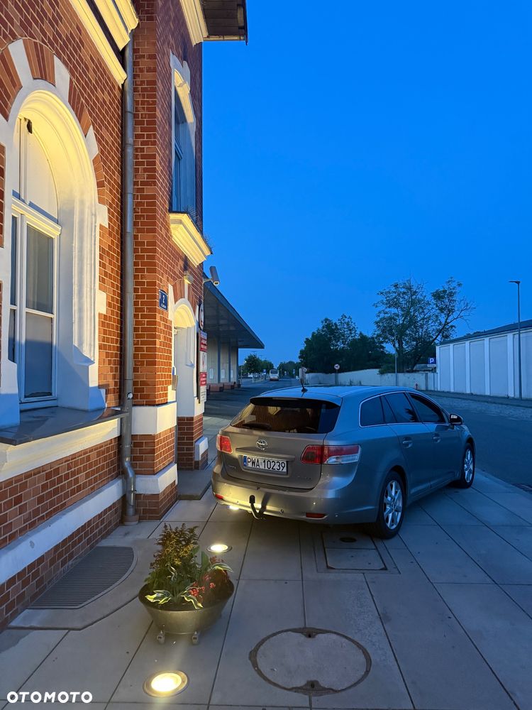 Toyota Avensis 2.0 D-4D Sol - 4