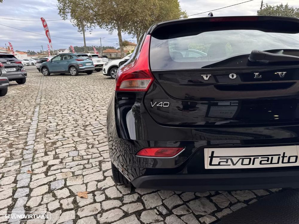 Volvo V40 2.0 D2 Momentum - 25