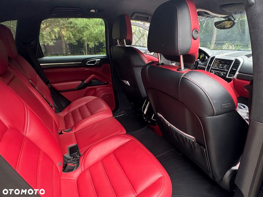 Porsche Cayenne GTS - 12