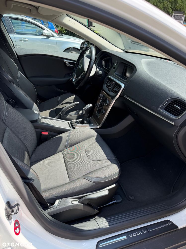 Volvo V40 Cross Country D2 Momentum - 14
