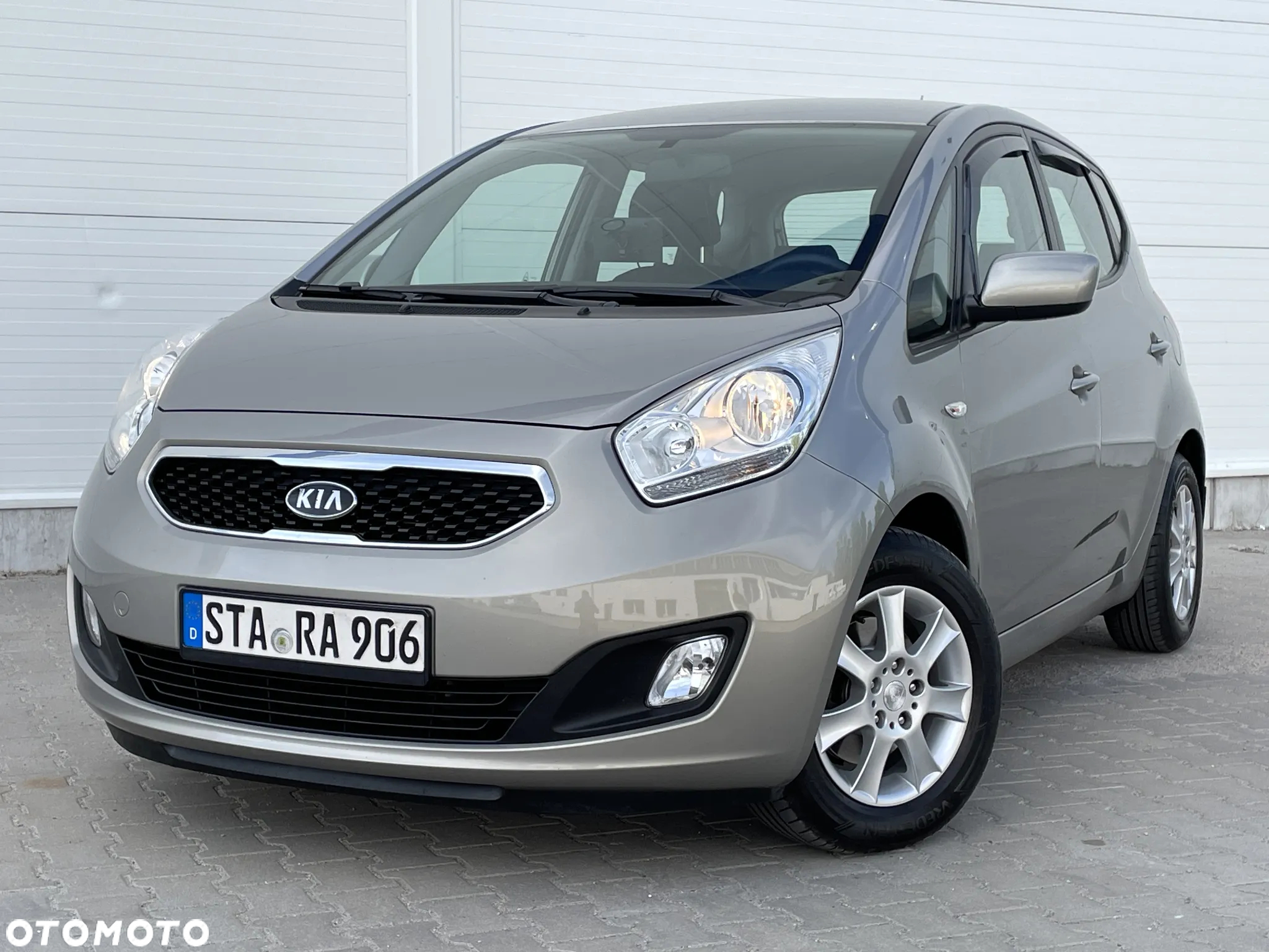 Kia Venga 1.4 CRDi 90 Attract - 2