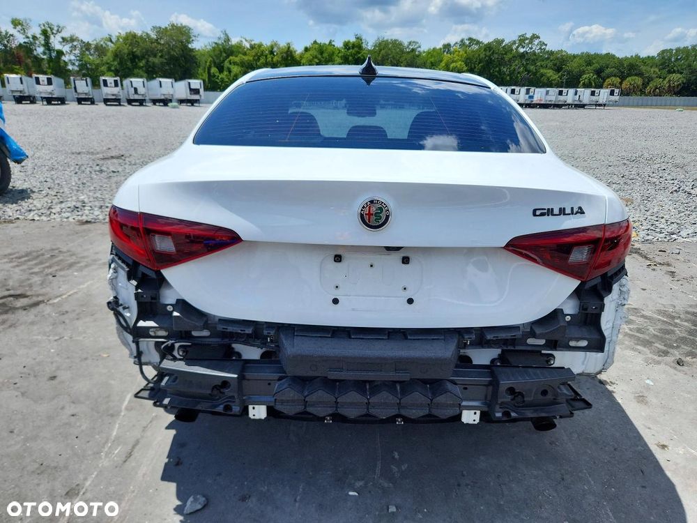 Alfa Romeo Giulia 2.0 Turbo 16V AT8 Veloce Ti - 7