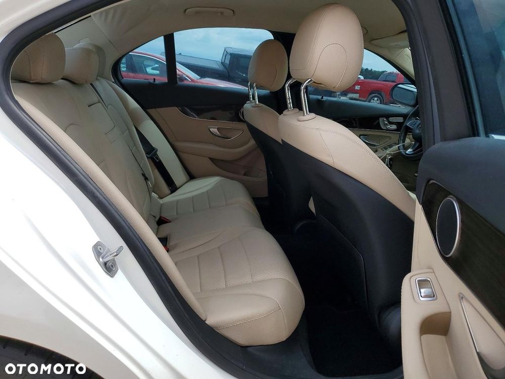 Mercedes-Benz Klasa C 300 9G-TRONIC Avantgarde - 9