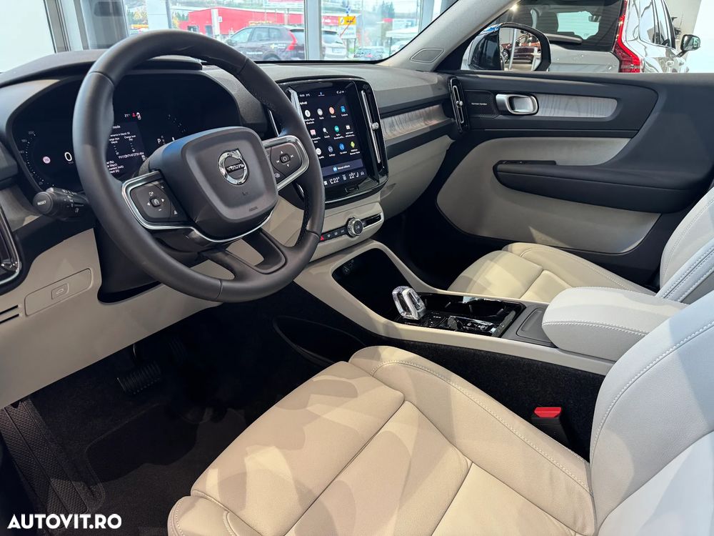 Volvo XC 40 B3 AT FWD MHEV Plus Dark - 14