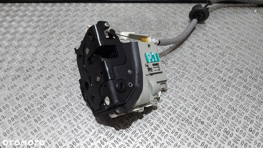 Zamek drzwi P.T Audi A4B9 R 2016, 5-pin nr 8X0839016D - 1
