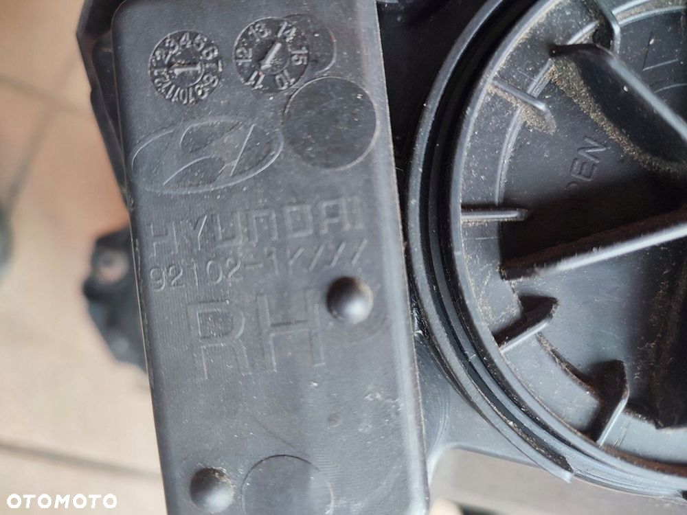 Lampa przód przednia prawa 92102-1KXXX Hyundai IX20 IX-20 - 5
