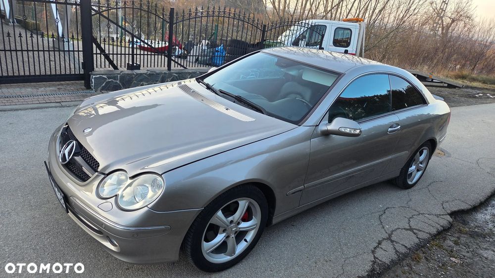 Mercedes-Benz CLK - 9
