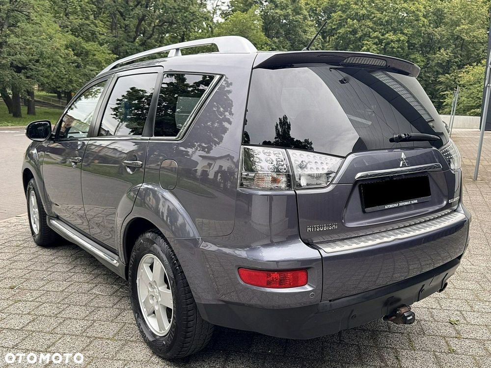 Mitsubishi Outlander - 7