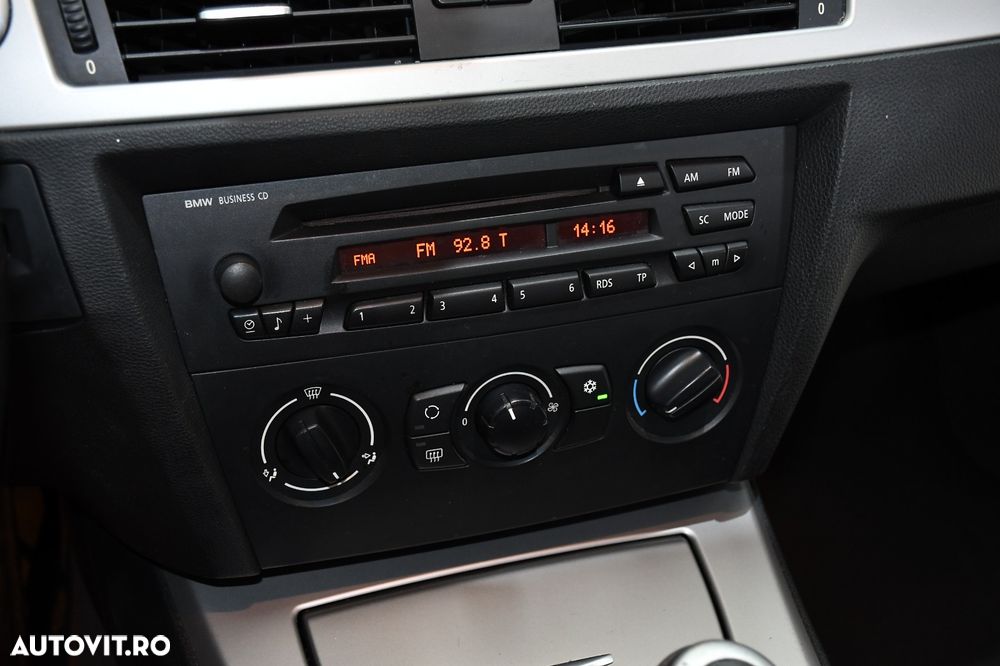 BMW Seria 3 318i - 12