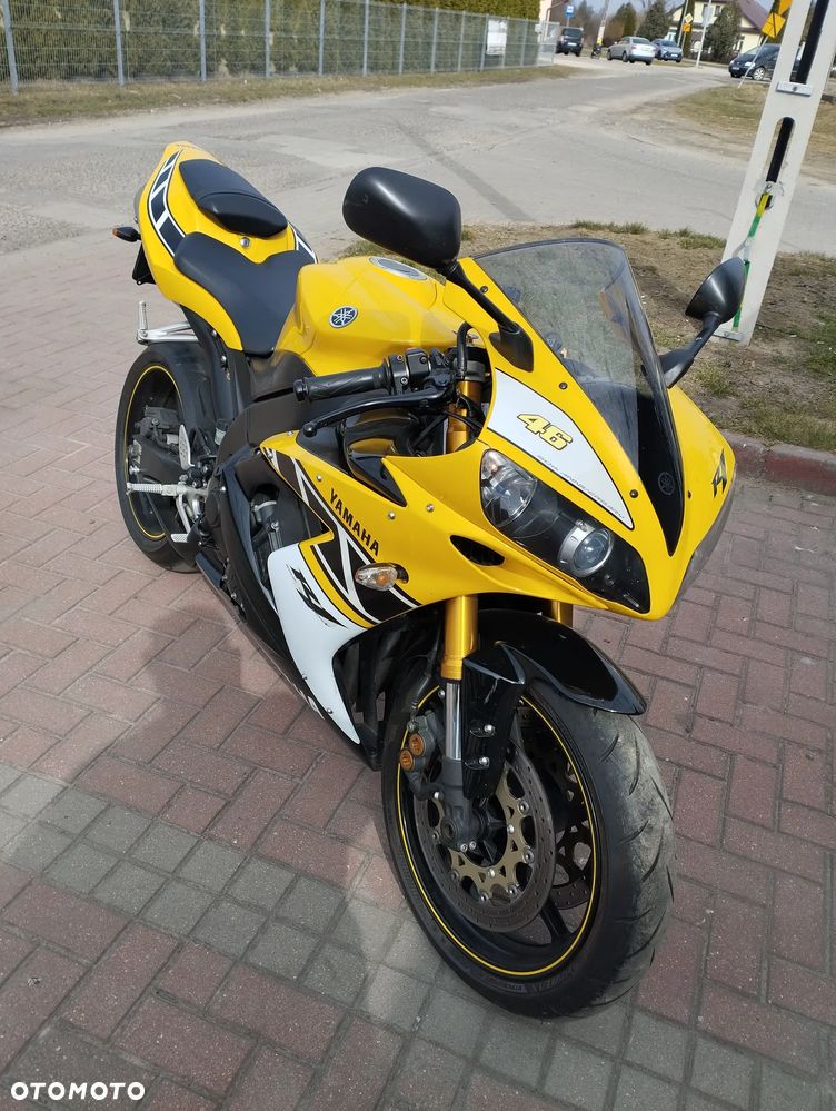 Yamaha R1 - 3