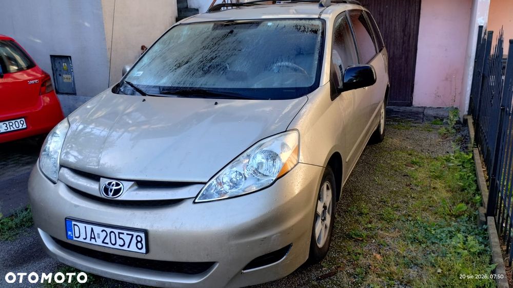 Toyota Sienna 3.5 LE AWD - 1