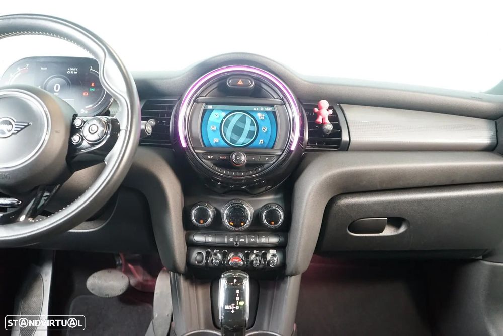 MINI 5 Portas Cooper Auto - 18