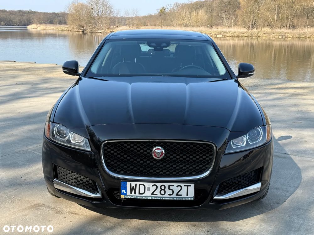 Jaguar XF 35t Portfolio - 3