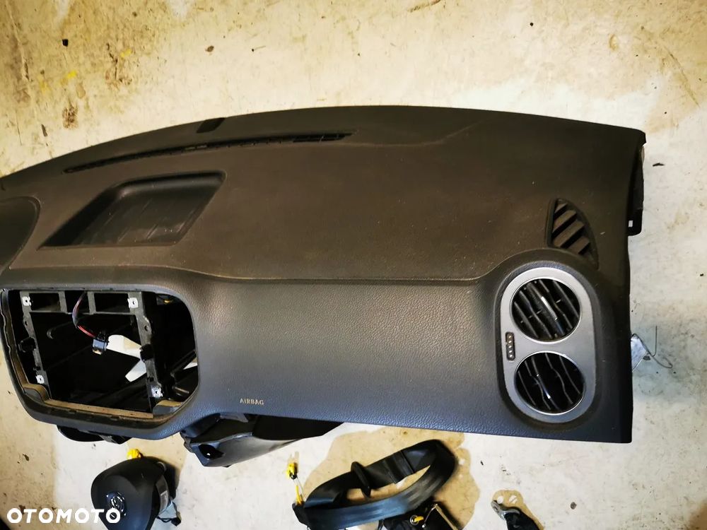 DESKA ROZDZIELCZA konsola kokpit pulpit poduszki airbag pasy KOMPLET ORYGINALNY VW TIGUAN  GDYNIA - 3
