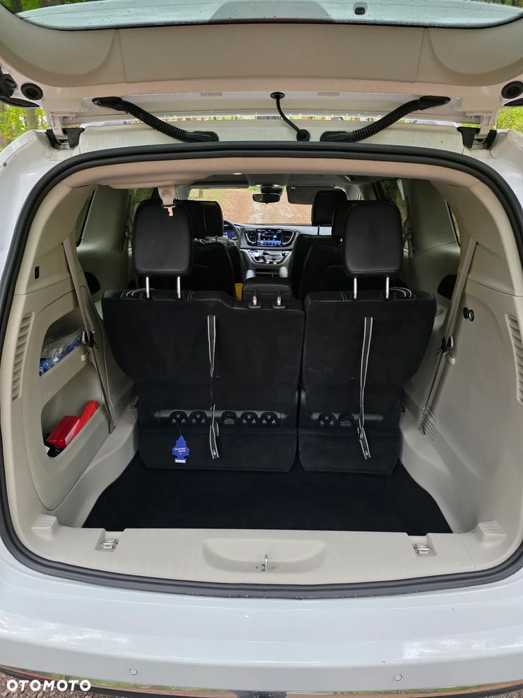 Chrysler Pacifica - 14