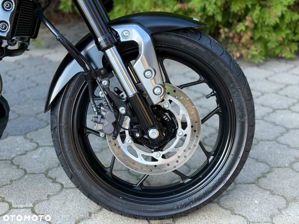 Yamaha XSR - 11