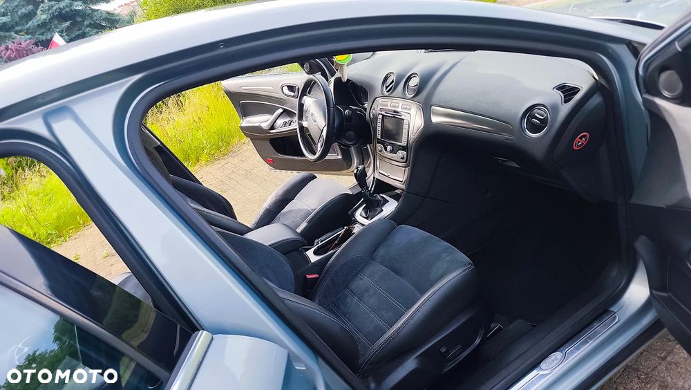 Ford Mondeo 2.3 Titanium - 35