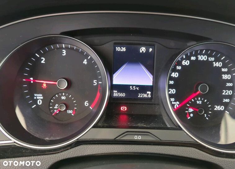 Volkswagen Passat - 4