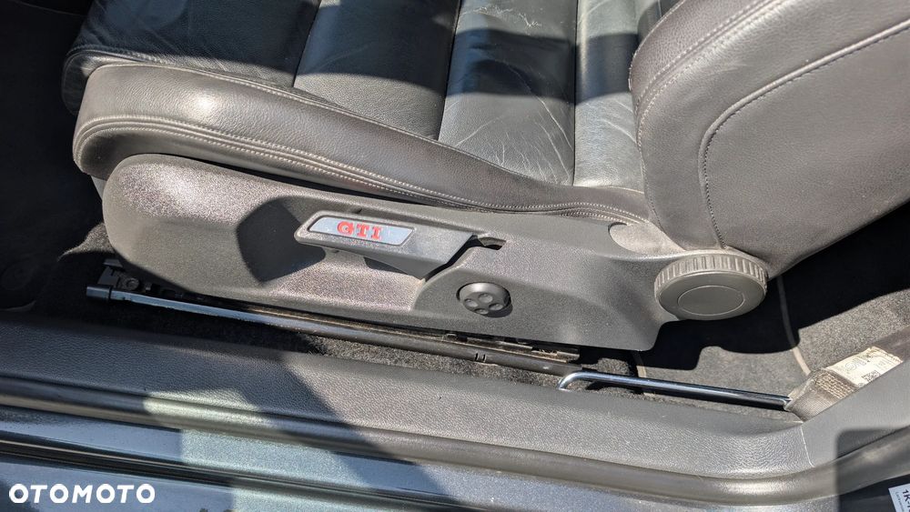 Volkswagen Golf 2.0 GTI - 13