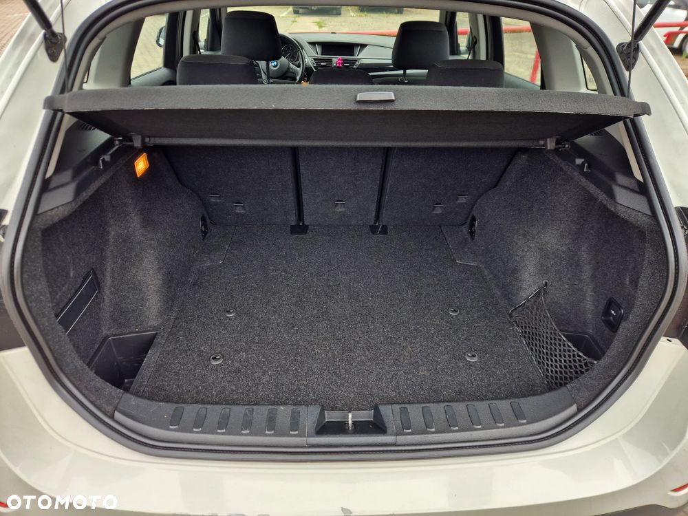 BMW X1 sDrive18d xLine - 28