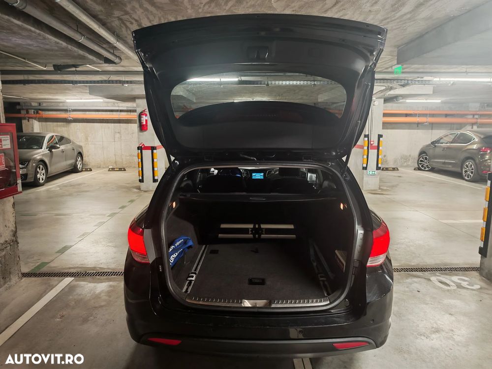 Hyundai i40 1.7 CRDI DPF Exclusive - 4